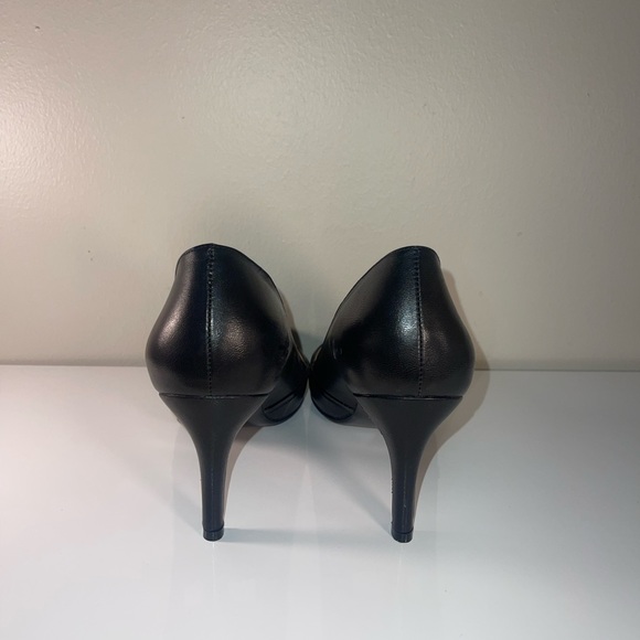 Parkway Black Leather Pumps - Picture 4 of 5